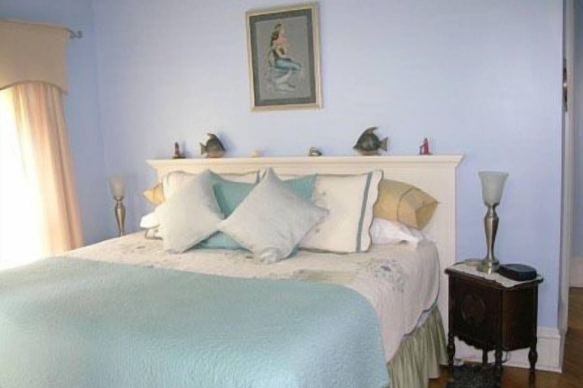 Room, 1 King Bed, Fireplace