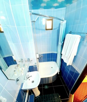 Free toiletries, hair dryer, slippers, towels - Chor Minor (Bukhara)