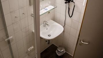 Double Room, Non Smoking | Bathroom | Shower, free toiletries, towels