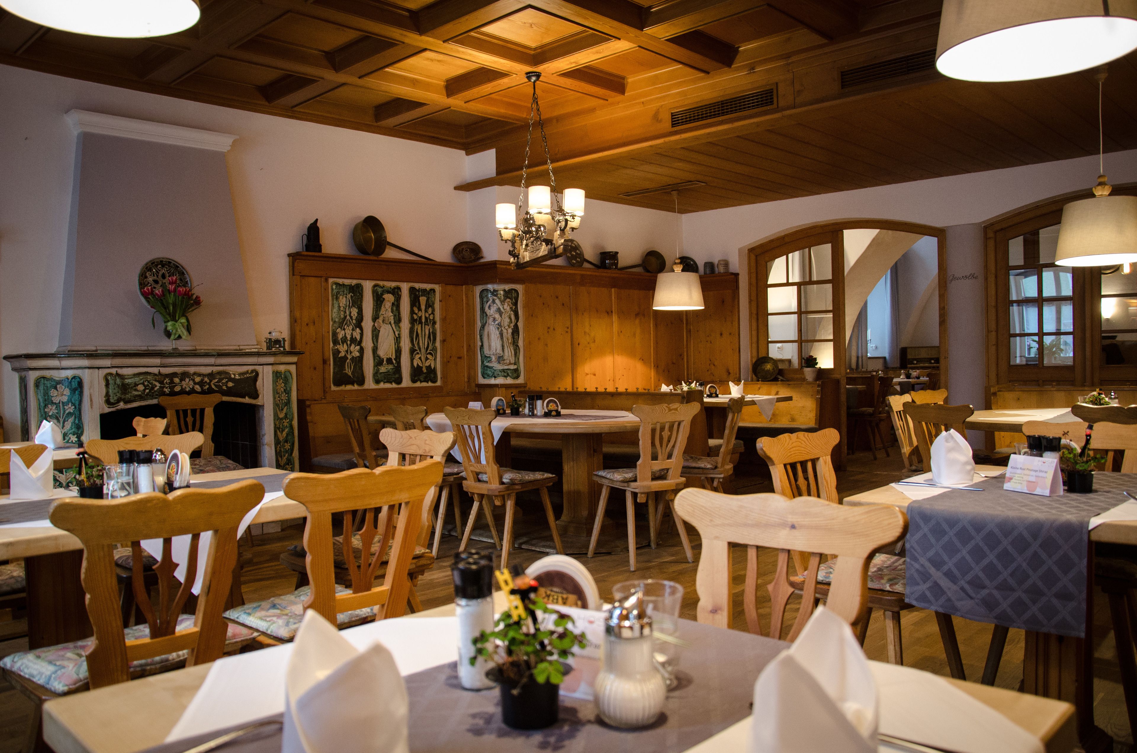 Lunch and dinner served, Regional cuisine