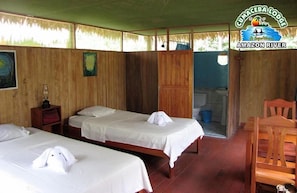 Desk, laptop workspace - Cumaceba Amazon Lodge (Belén)
