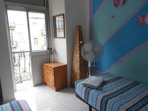 Free WiFi, bed sheets - Crescent Rooms (Lisbon)