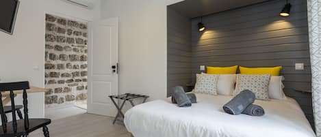 Premium bedding, in-room safe, individually decorated, desk