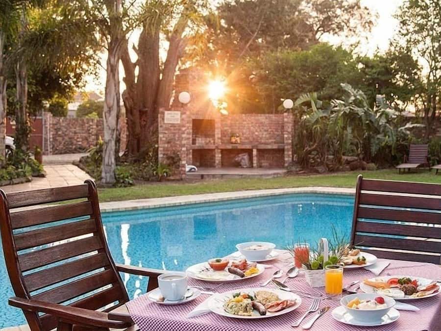 Daily English breakfast (ZAR 100 per person)