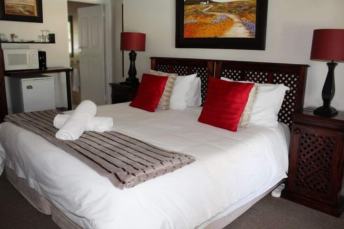 Deluxe Double or Twin Room, 1 Bedroom | In-room safe, individually decorated, individually furnished, desk
