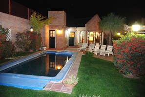 Piscine extérieure (ouverte en saison)