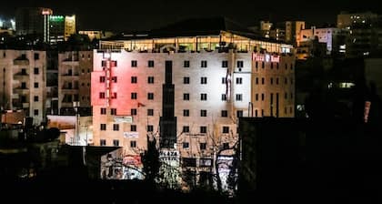 Queen Plaza Hotel