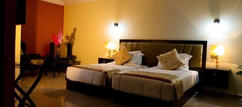 Queen Plaza Hotel