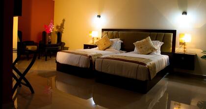 Queen Plaza Hotel