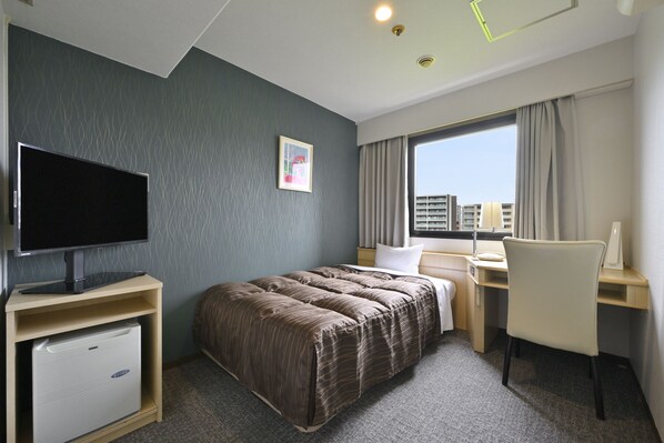Desk, blackout curtains, free WiFi - Hotel NCB (Osaka)