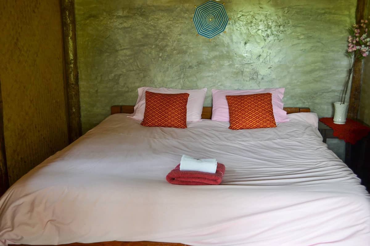 Bangalow with Fan (Cottage) | Een bureau, gratis wifi