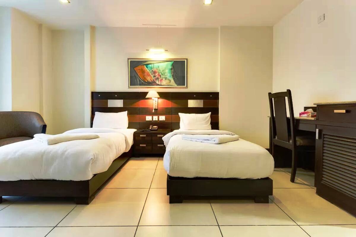 Chambre Deluxe, 1 chambre, non-fumeurs | Draps en coton égyptien, literie de qualité supérieure, minibar, bureau