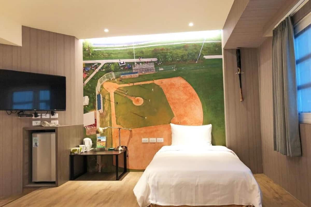 Daunenbettdecken, Schreibtisch, schallisolierte Zimmer, kostenloses WLAN