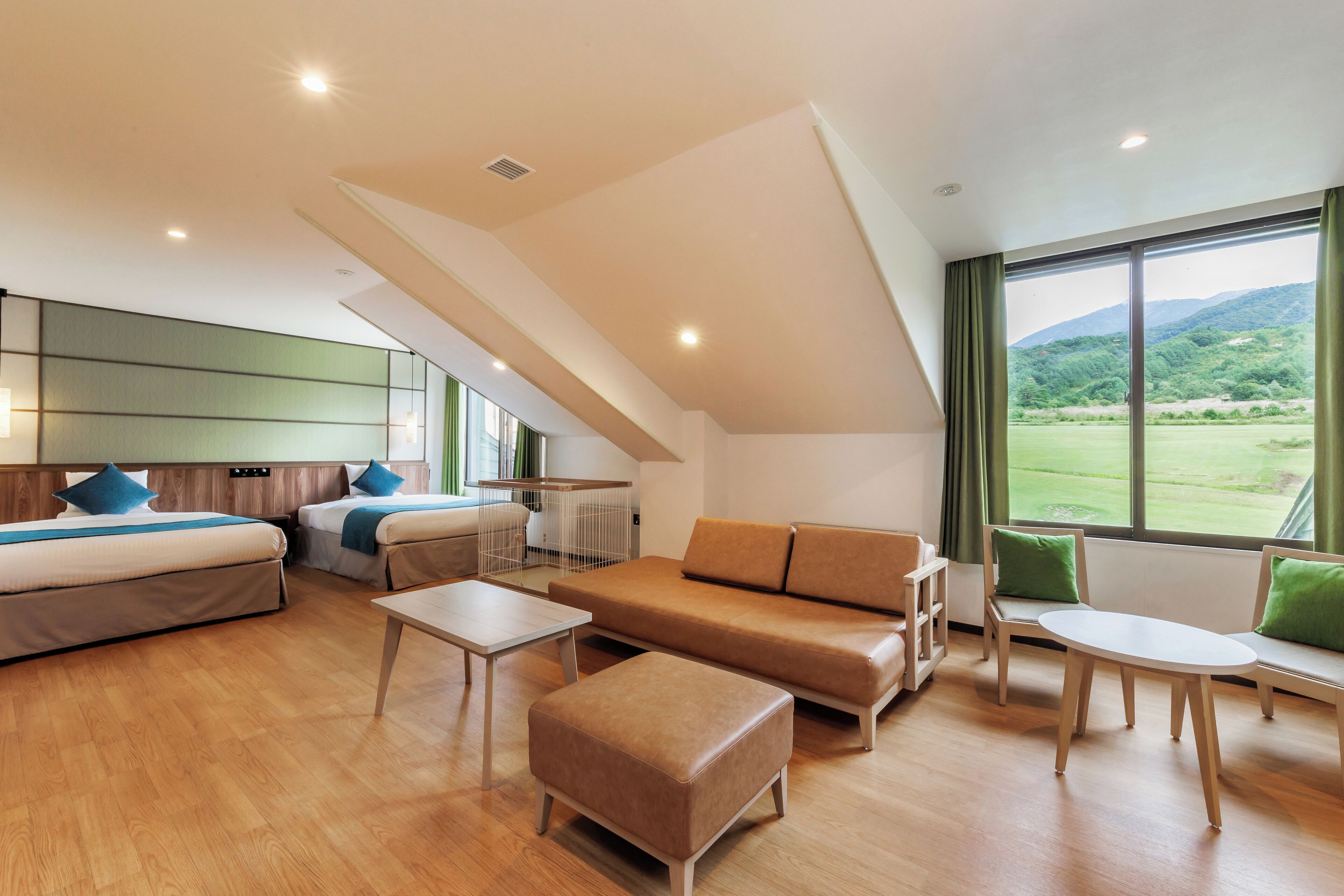 Renovated Family Pet Room, Non Smoking | Memory foam beds, in-room safe, free WiFi, bed sheets