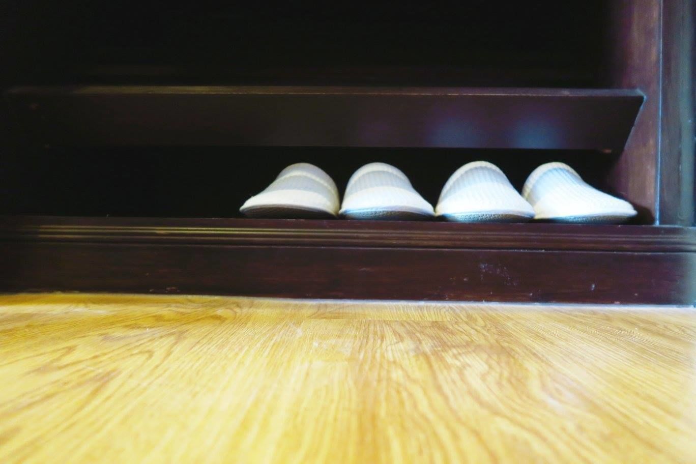 exclusive room, smoking, pool view | premium bedding, minibar, in-room safe, individually decorated