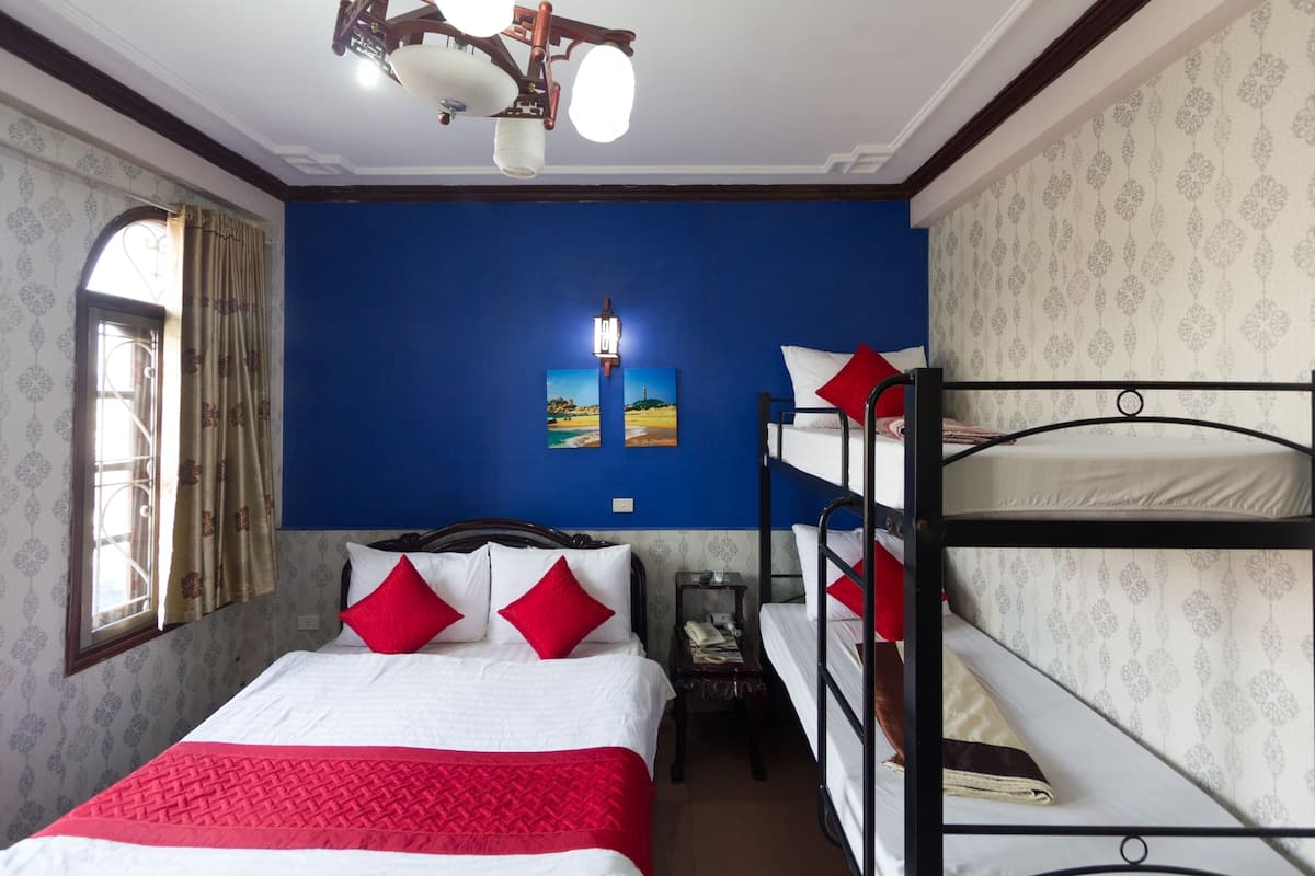 Family Room (1 double bed + 2 single beds) | Minibar, in-room safe, desk, soundproofing