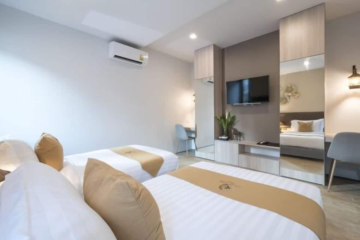 Minibar, in-room safe, blackout drapes, soundproofing
