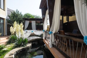 2 restaurants, spécialités Cuisine européenne moderne
