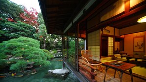 Omodaka Luxury Suite Room with Open Air Bath (Main Building) | Premium bedding, in-room safe, WiFi (free), bed sheets - Matsudaya Hotel (Yamaguchi)