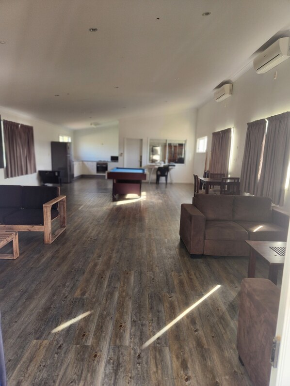Meeting facility