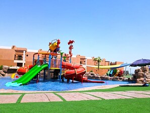 Outdoor pool - Aquamarine Kuwait Resort (Al Nuwaiseeb)