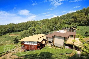Exterior - Applause In The Mountain (Alishan)