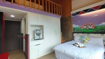 Loft suite for 2~5 people | Living area | 22-inch LCD TV with cable channels, TV