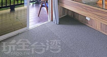 Applause In The Mountain