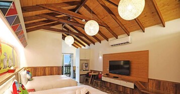 wooden house 2~4 people | Blackout drapes, free WiFi, bed sheets