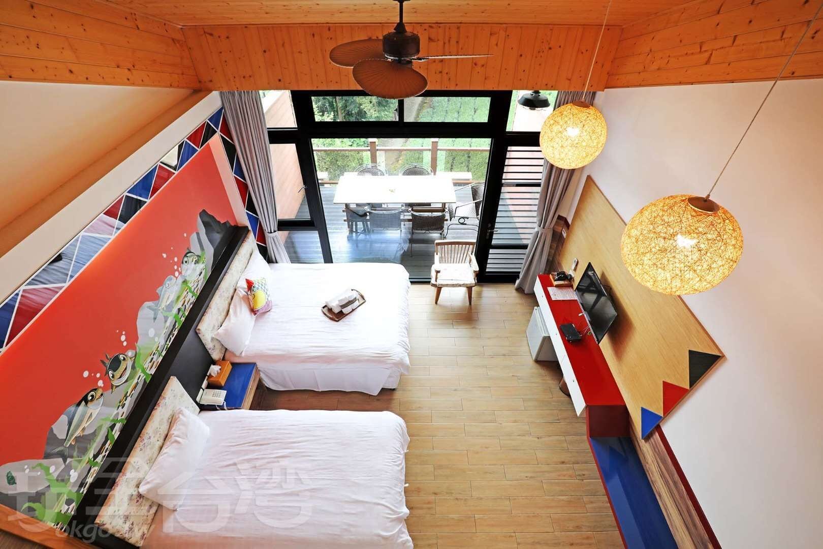 Loft suite for 2~5 people | Blackout drapes, free WiFi, bed sheets