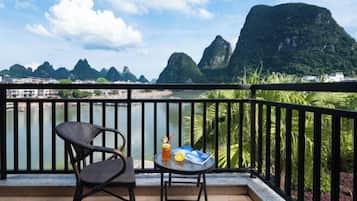 Cots/infant beds, wheelchair access