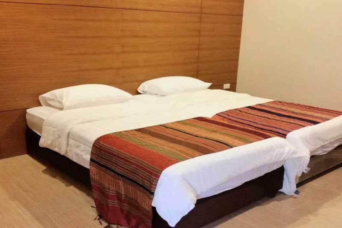 Kamar Keluarga | Minibar, meja kerja, dan tempat tidur lipat/tambahan