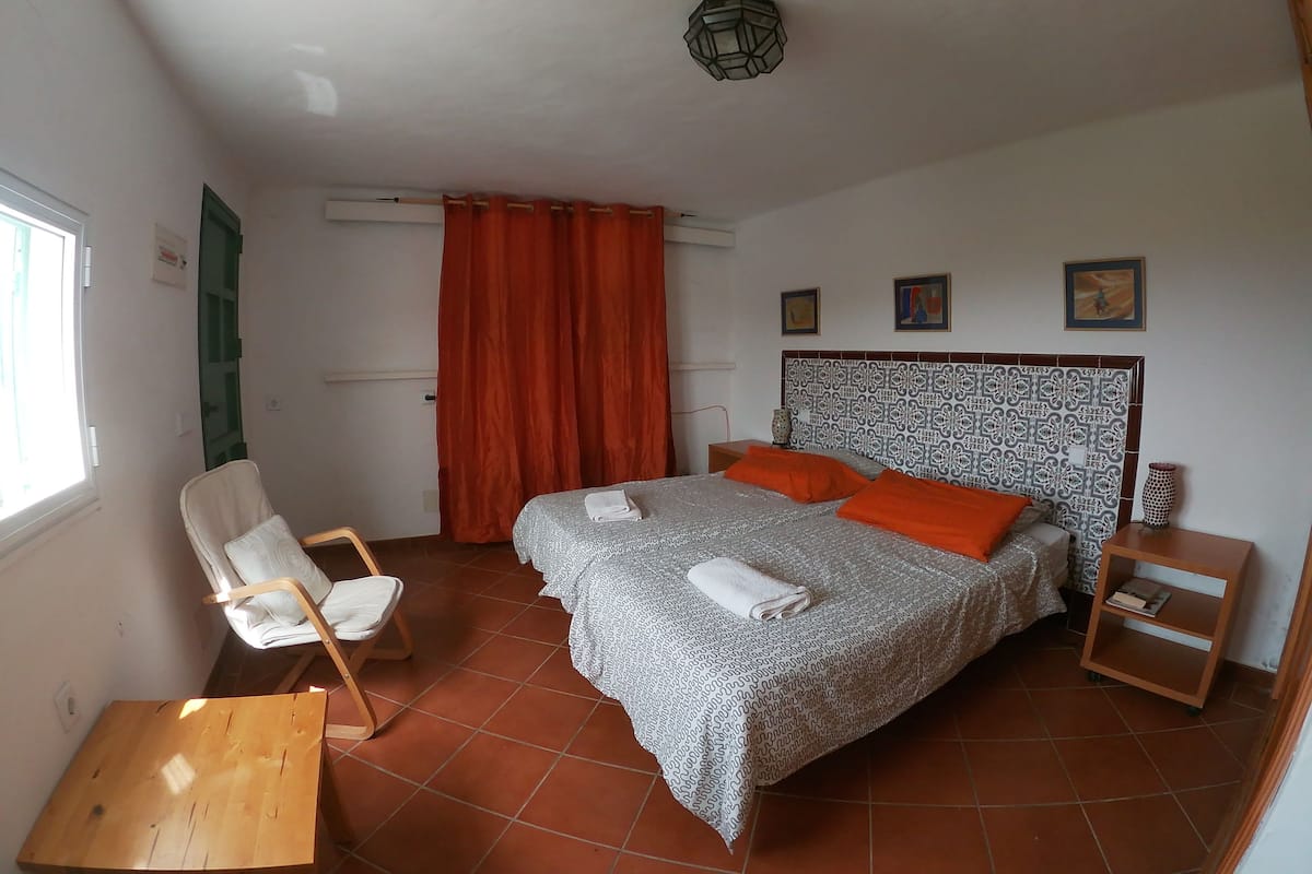 Appartamento, 1 camera da letto, balcone (D) | Ferro/asse da stiro, culle/letti per bambini (gratuiti), Wi-Fi gratuito