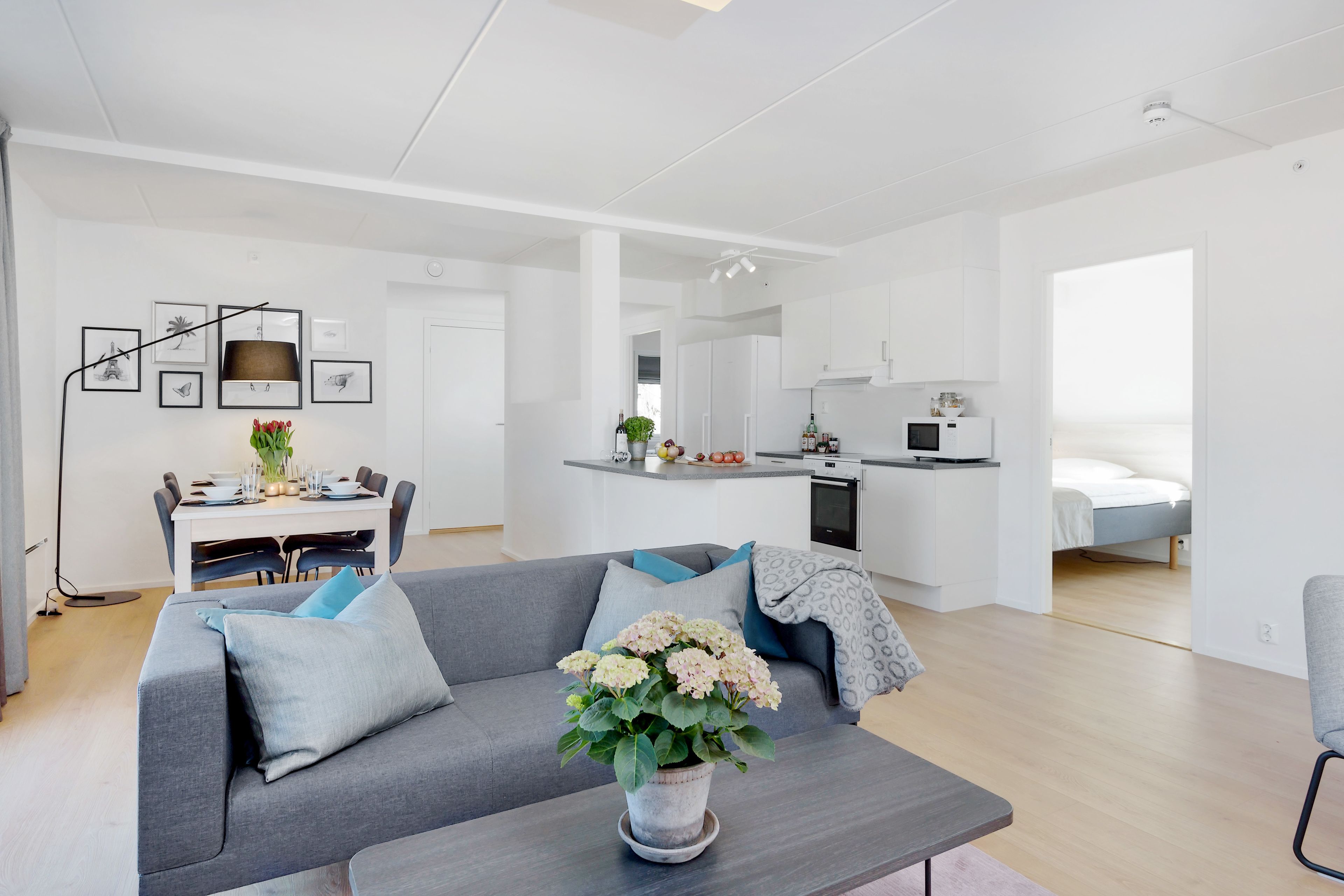 Business Apartment, 3 Bedrooms, Balcony, City View | Living area | Flat-screen TV