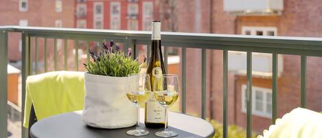 Standard Apartment, 1 Bedroom | Soundproofing, iron/ironing board, cribs/infant beds, free WiFi