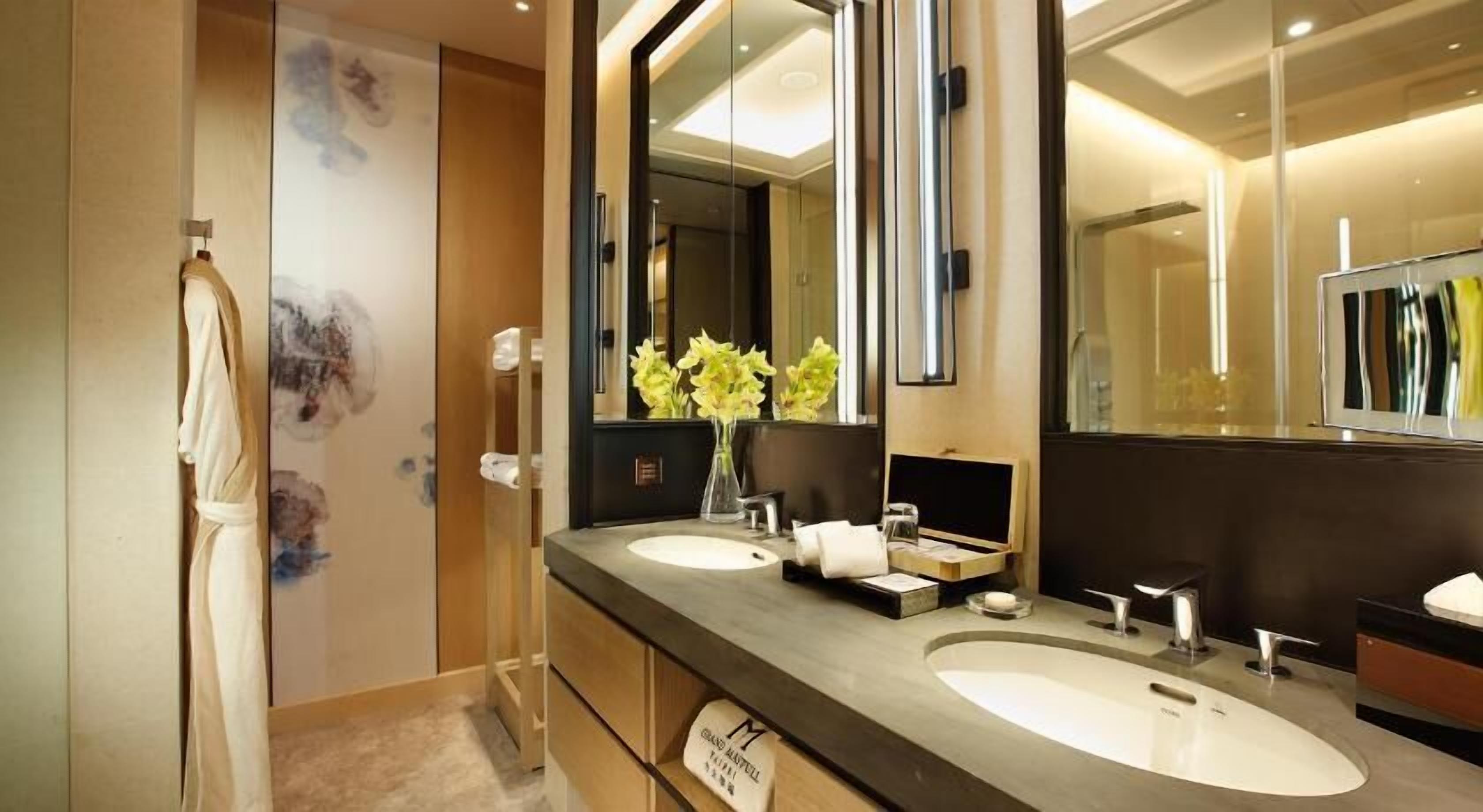 ห้องน้ำ | ฝักบัว, เรนชาวเวอร์, ของใช้ในห้องน้ำเป็นมิตรต่อสิ่งแวดล้อม, ไดร์เป่าผม