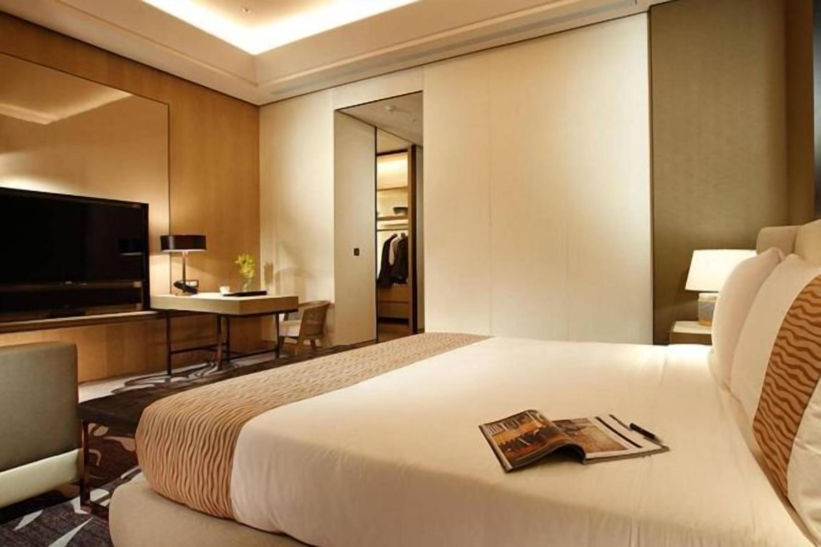 Egyptian cotton sheets, premium bedding, down comforters