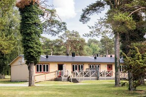 Front of property - Visby Gustavsvik (Visby)