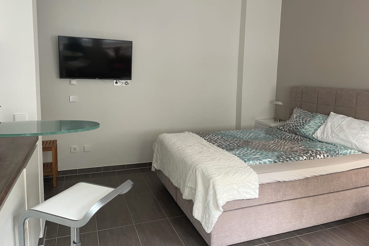1 habitación, decoración personalizada y muebles diferentes