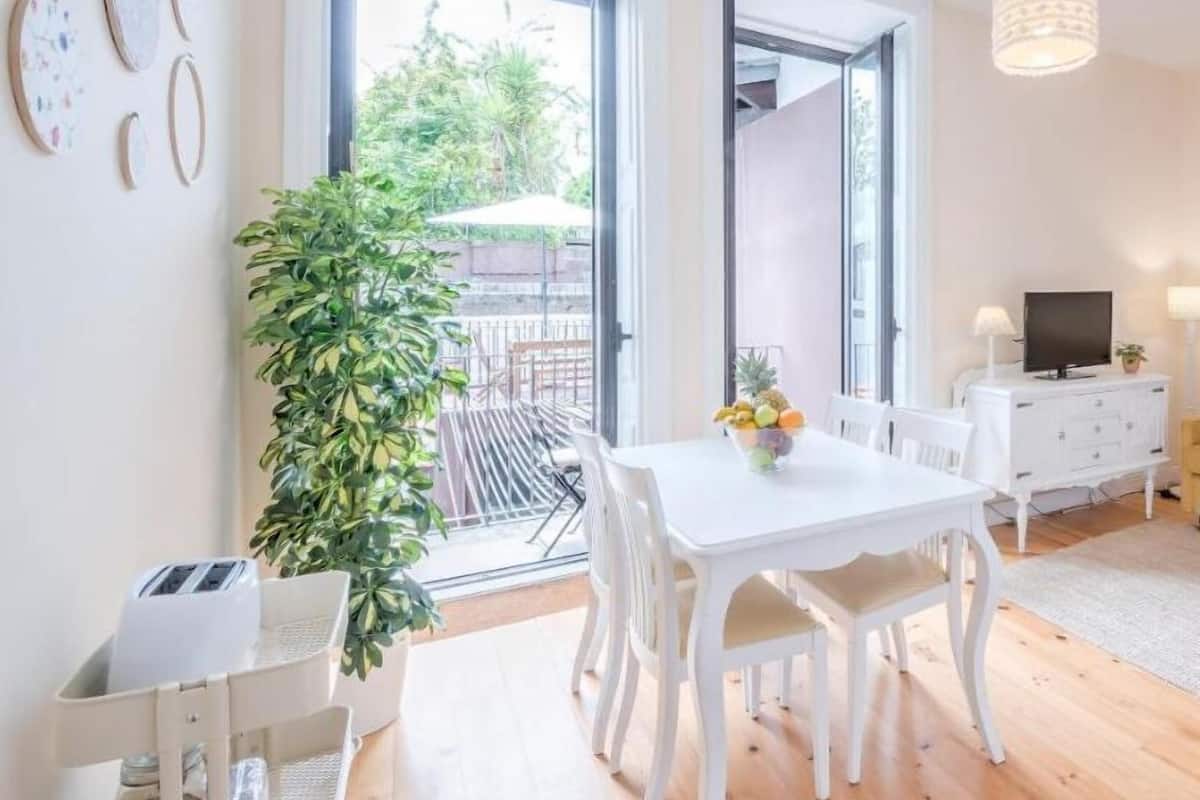 Studio, Garden View | Premium bedding, in-room safe, desk, iron/ironing board