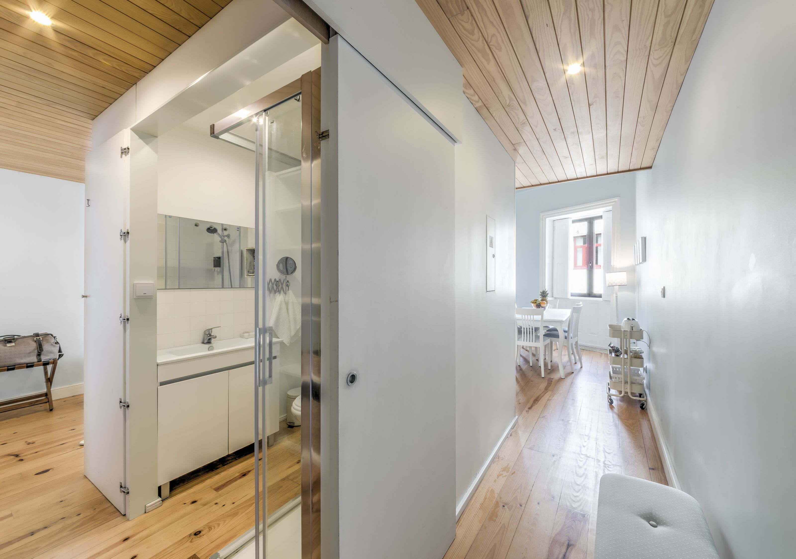 Loft, City View | Bathroom | Shower, rainfall showerhead, free toiletries, hair dryer