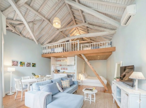 Look At Me - Serviced Lofts & Studios