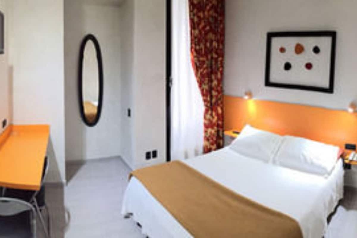 Phòng đôi, ban công | Minibar, két bảo mật tại phòng, bàn