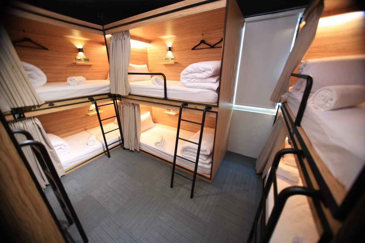 Down duvets, blackout curtains, free WiFi