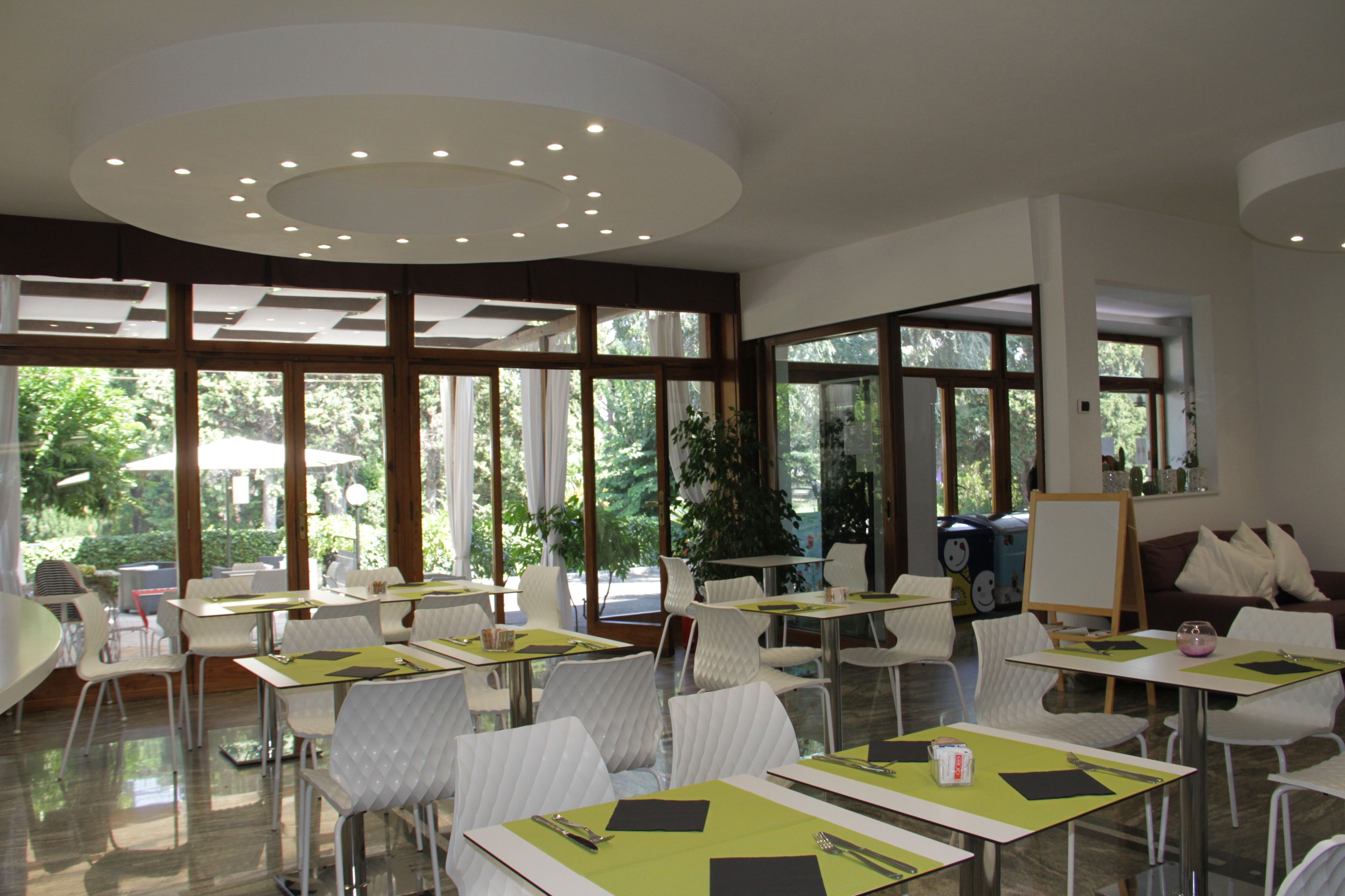 daily to-go breakfast (eur 10 per person)