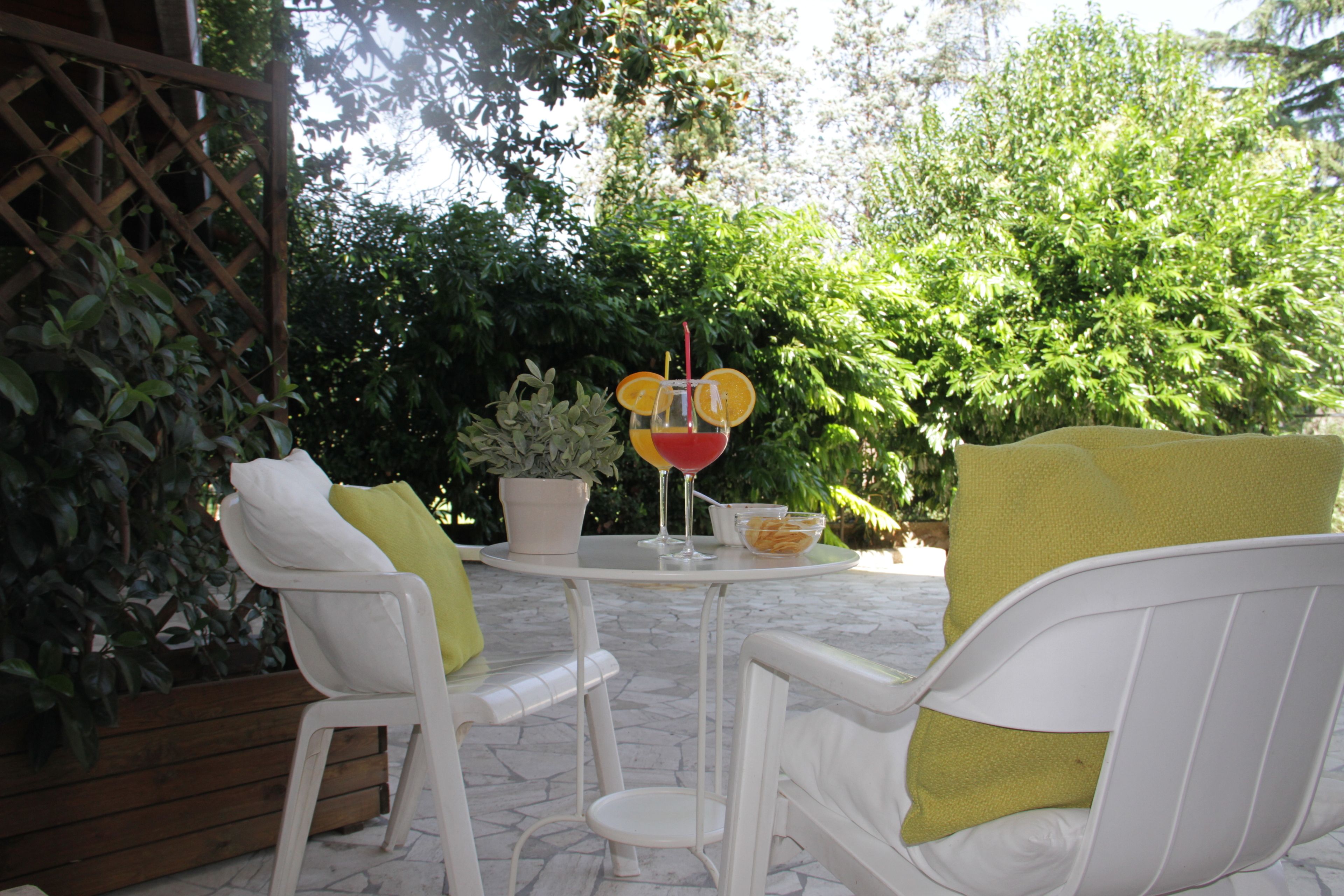 single room | courtyard view