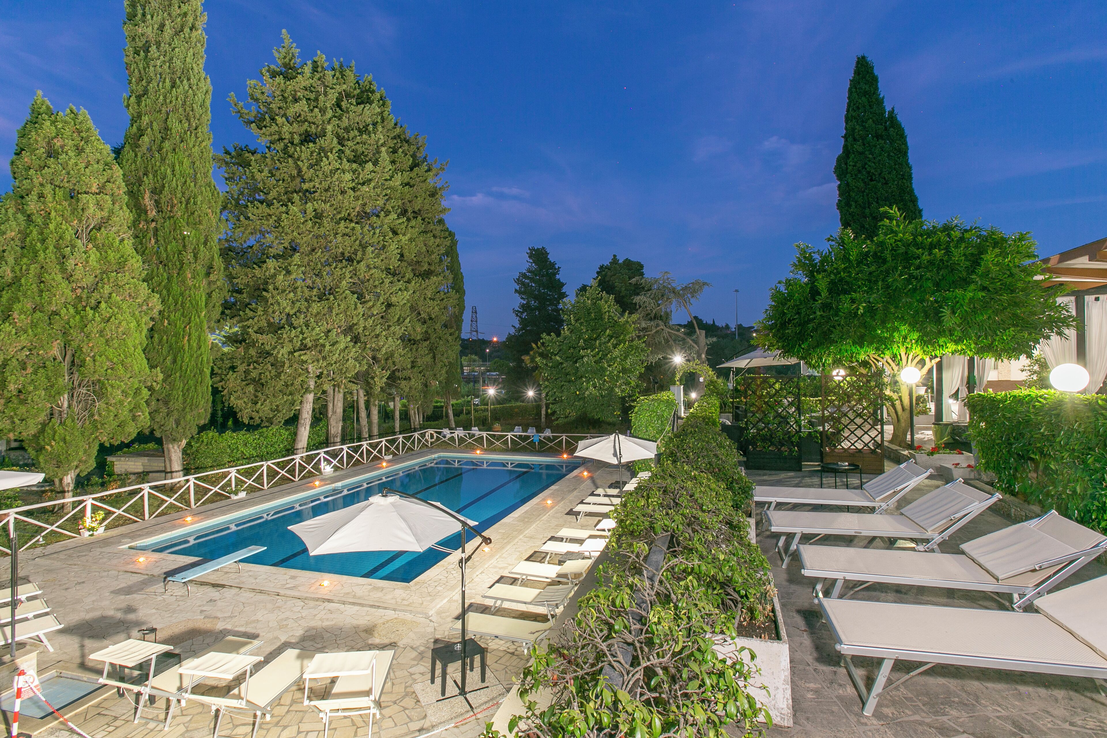 seasonal outdoor pool, open 10:30 am to 7:00 pm, pool loungers