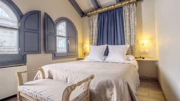 Premium appartement, 1 slaapkamer | Luxe beddengoed, donzen dekbedden, een kluis op de kamer