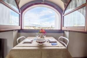 Premium Apartment, 1 Bedroom | Premium bedding, down comforters, in-room safe, individually furnished