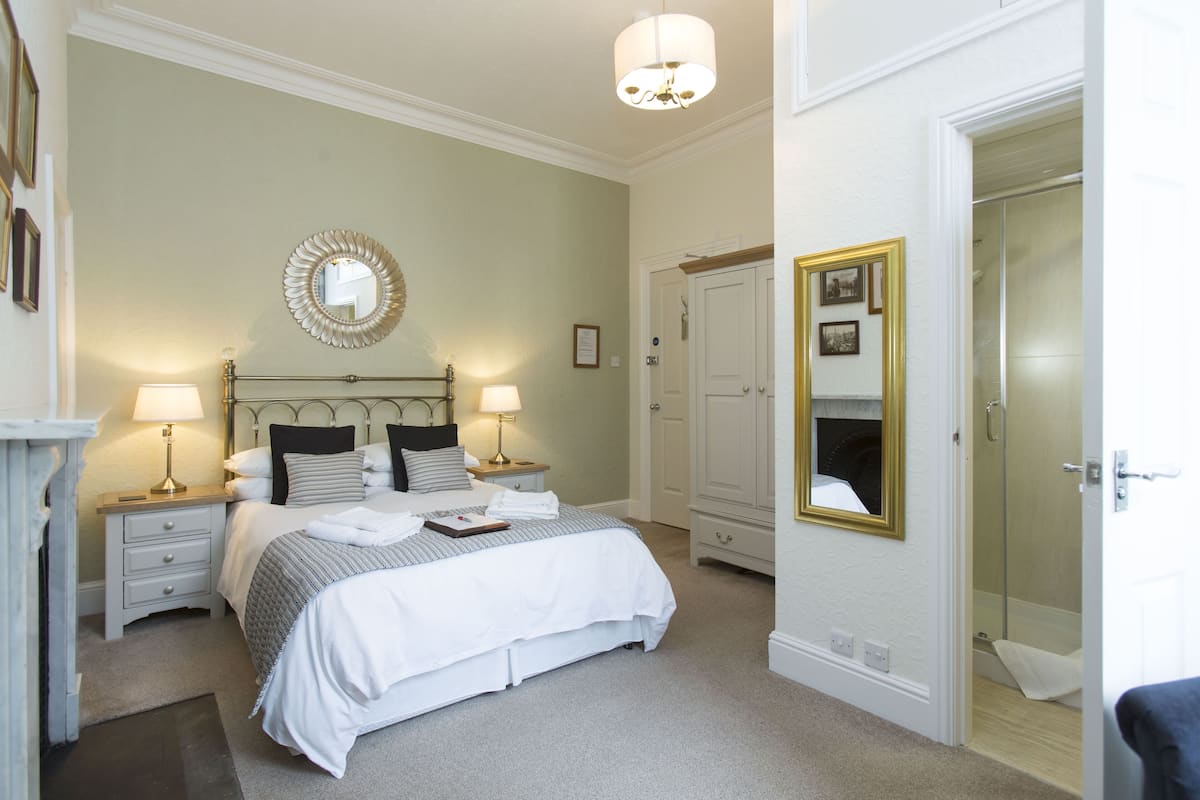 Chambre Double, salle de bains attenante ( Room 1) | 1 chambre